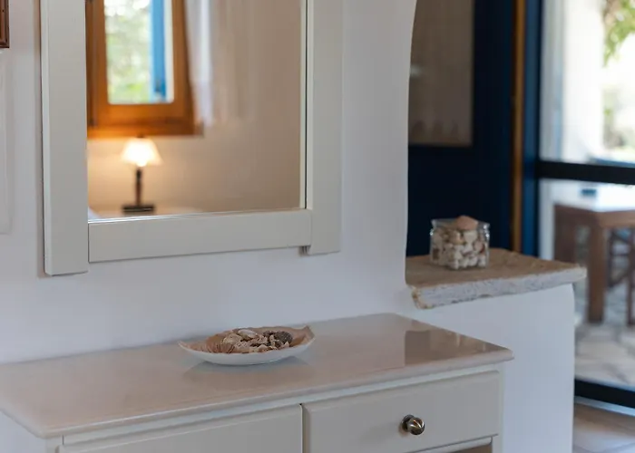 Maria's Village One Bedroom House 4